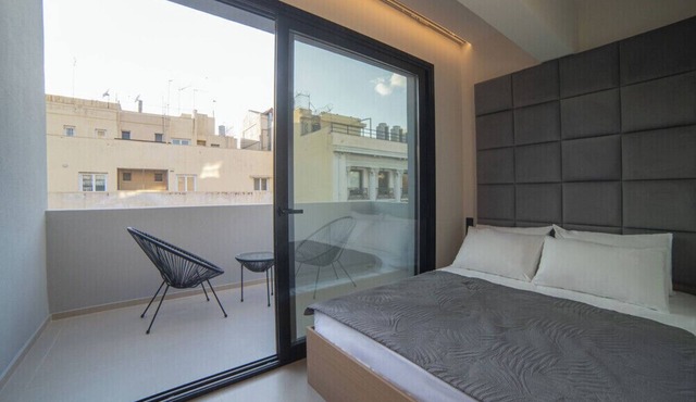 Stylish Space with Terrace | Piraeus Getaway