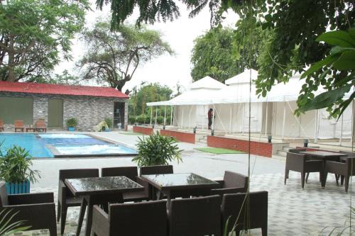 Unwind Resort