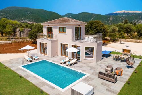 Villa Drogarati Retreat by Villa Plus