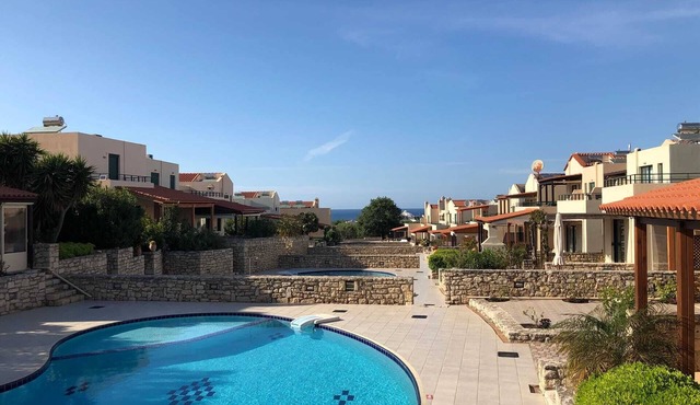 Villa Evgenia︱A Plain Lodge w/Pool in the Village