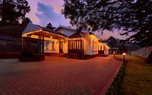 Vintage Inglenook Premium Heritage Bungalow Ooty by VOYE HOMES - A Quiet Retreat Close to Ooty Town