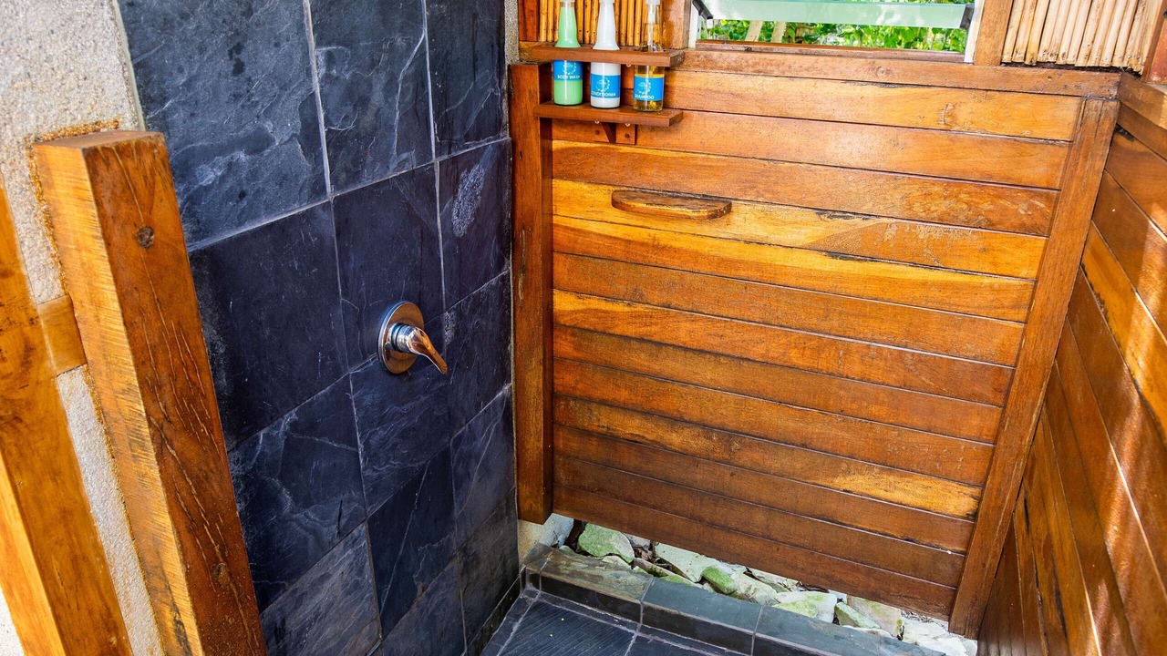 Photo of Bathroom in Drawaqa Island